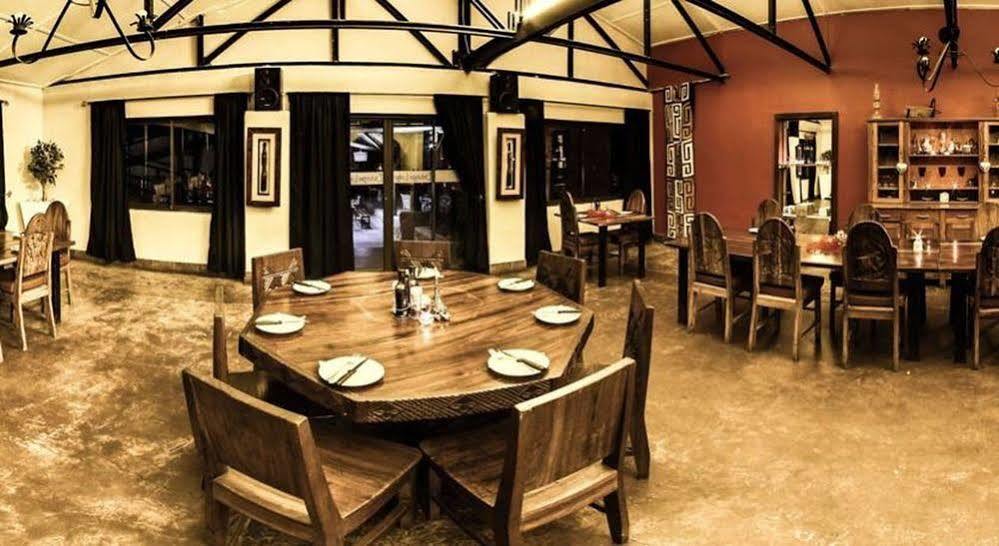 Etotongwe Lodge Outjo Exteriér fotografie